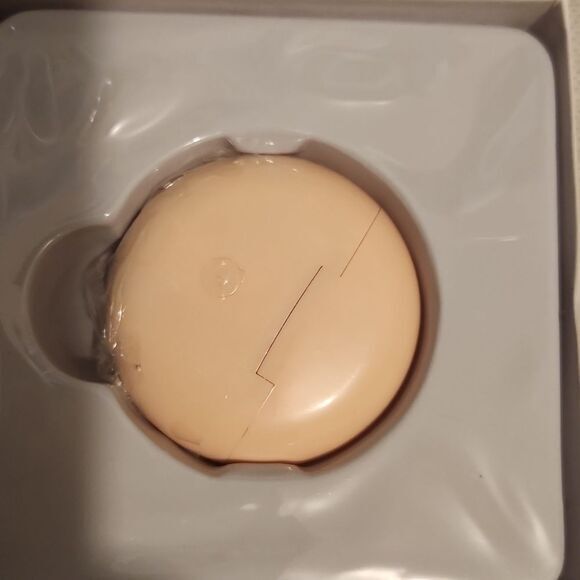 Light pink wireless earbuds - Picture 3 of 9